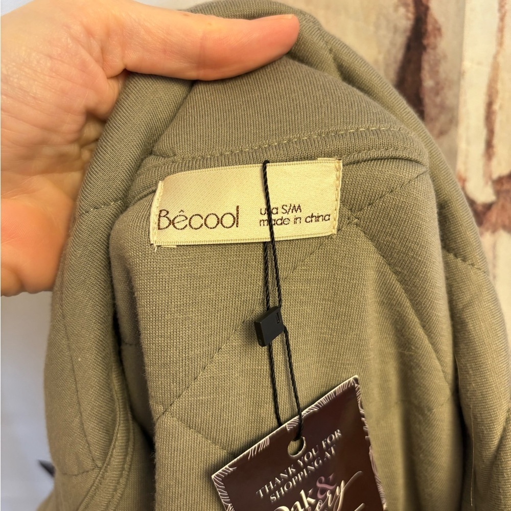 New S/M quilted jacket - Picture 8 of 11